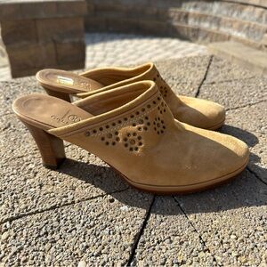 cole haan | suede closed toe kitten heel